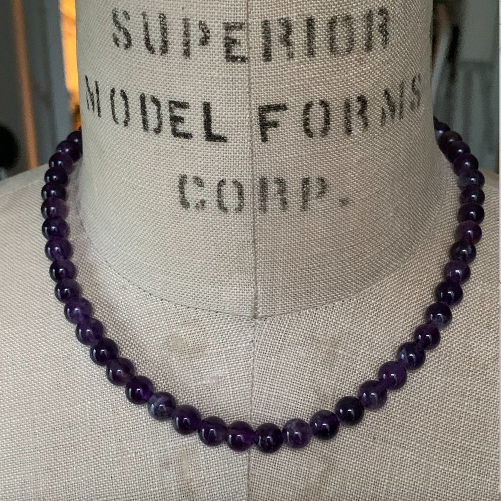 💗 HOST PICK 💗    Mauve Glass Bead Necklace